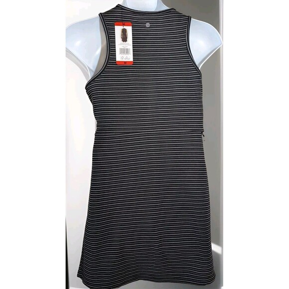 Hi Tec Sleeveless Sports Ladies Dress With Side Zipper Size M NEW - Picture 3 of 9